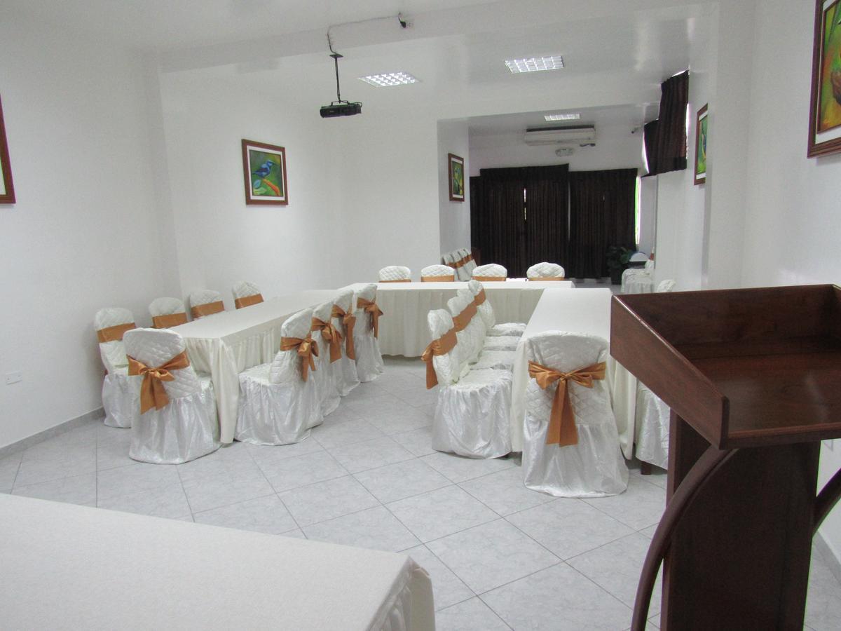Alojamiento El Cardenal Iquitos Exterior photo