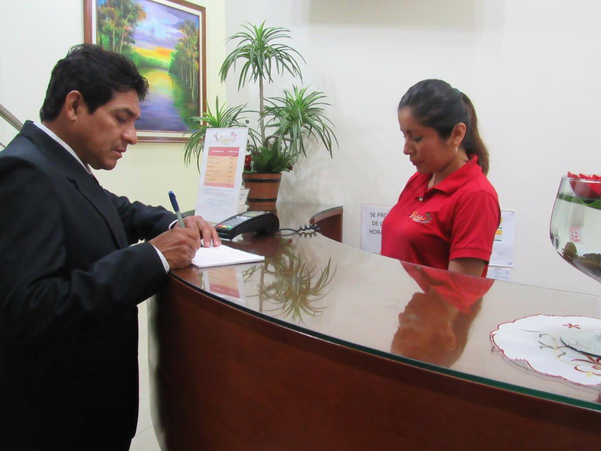 Alojamiento El Cardenal Iquitos Exterior photo